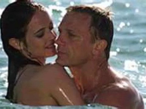 Daniel Craig~Besame Mucho~Edith Piaf~Charles Aznavour