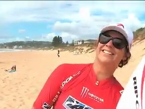 2010 Billabong World Juniors - Day 1 Girls Highlights