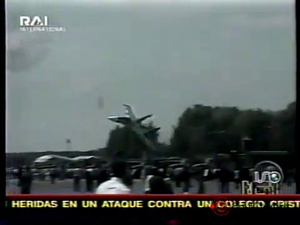 ufo.crash d un avion pendant un meeting