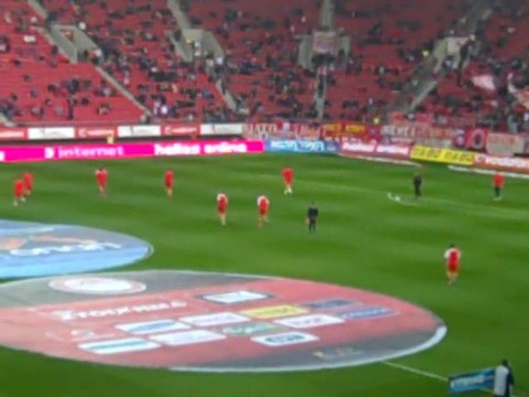 Είσοδος Ολυμπιακού για προθέρμανση