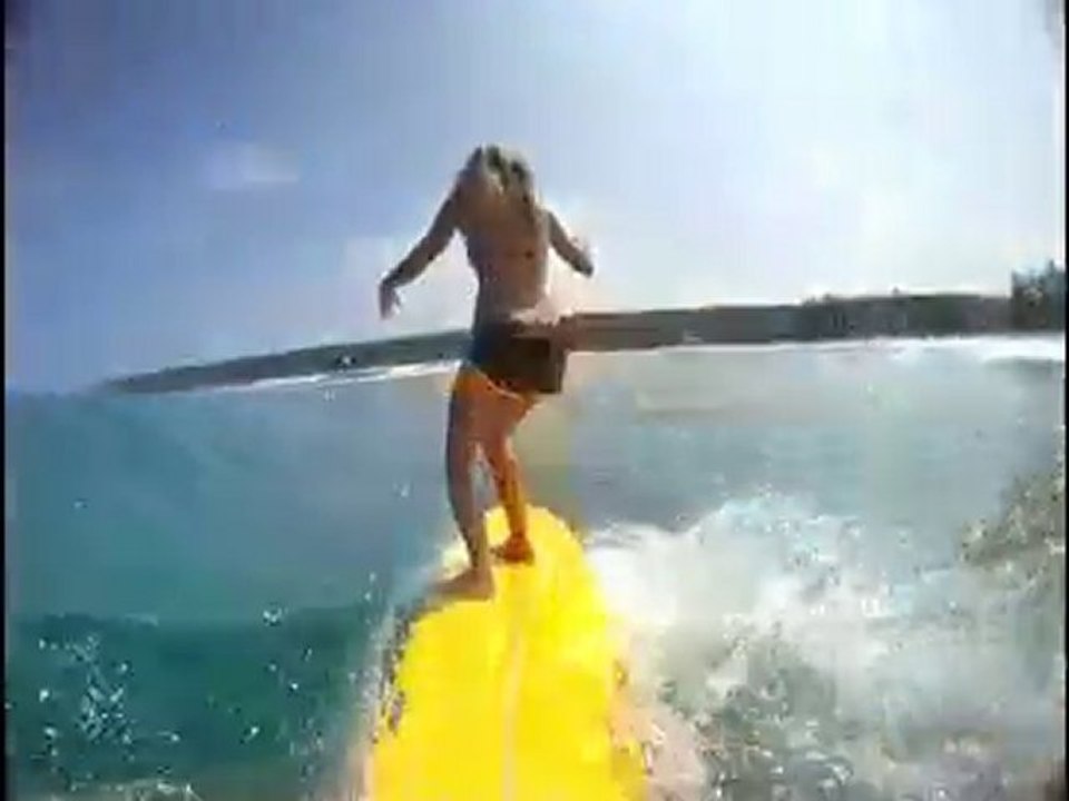 Hawaiian Longboard Surfing with Daize Girl