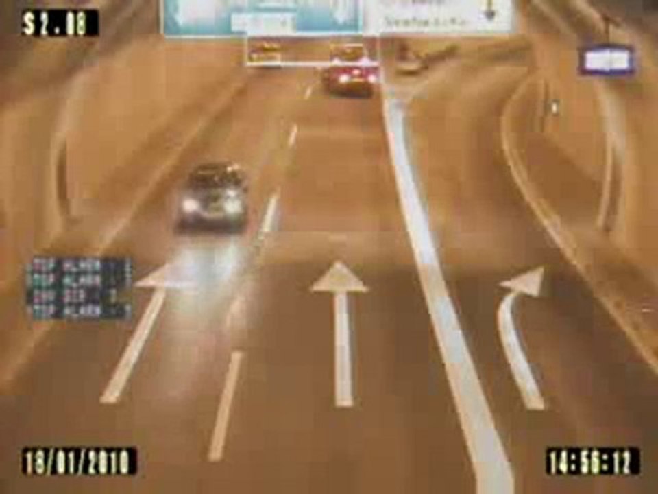 0084 - Un fou roule en sens inverse