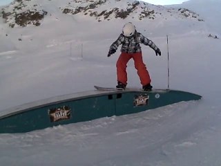 Lisa Michel -Rainbow - board slide