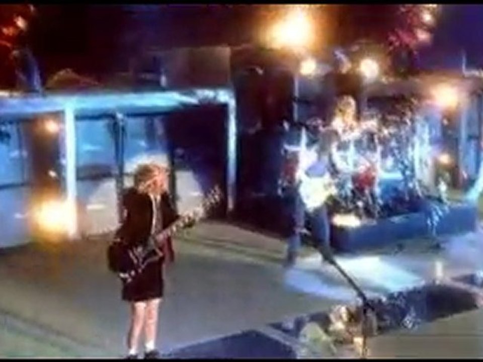 AC/DC - Thunderstruck Live No Bull (Angus Young Solo)