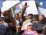 Primer abrazo de los presos políticos de Túnez con sus...