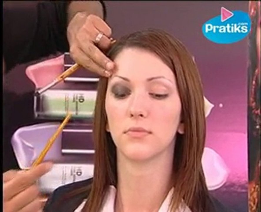 Comment faire un maquillage Smokey Eyes (2/4)