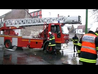 La grande échelle des pompiers sortie au Boulevard Paturle