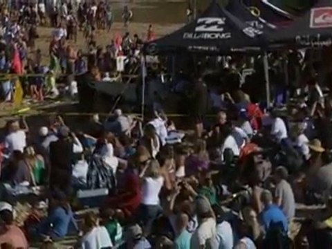 The Quiksilver in Memory of Eddie Aikau 12.8.09 - Round 1 Heat 2