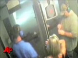 Vídeo mostra mulher dando tiro em filho