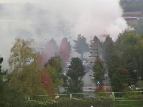 feu d' autobus à Les Ulis le 19 octobre 2010 à 11 h 17