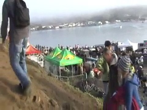 MAVERICKS SURF CONTEST 2010