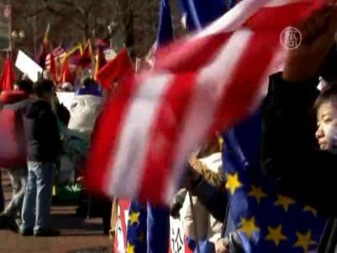 Лидера КНР встречают протестами в США