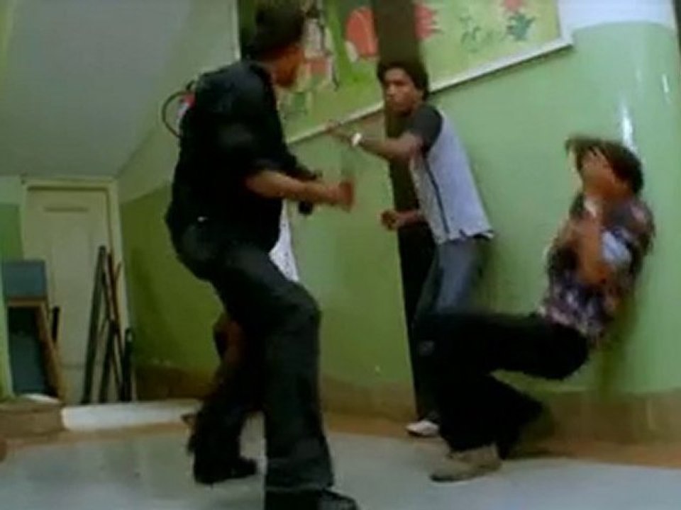 FilmyRules.Com - Hostel - DVDScr - Part 7