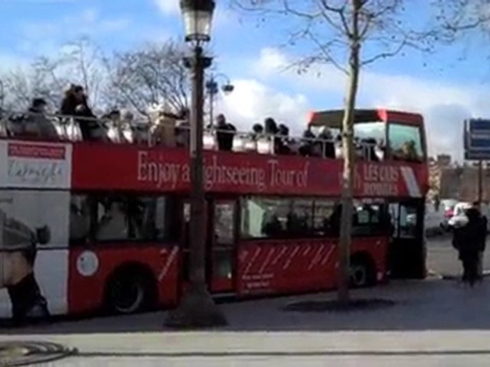 Are the double decker tour buses worth the price?