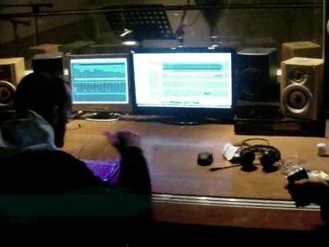 street-bench-royakilla en écoute chez vizi