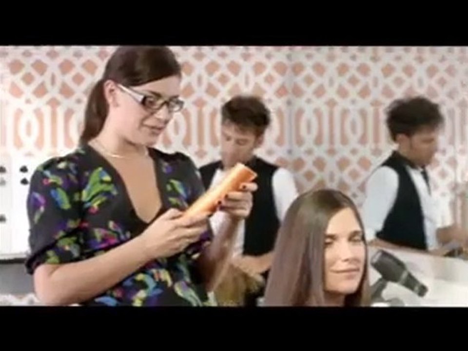 Comercial Valeria Mazza