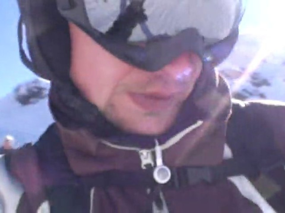 2011-01-21 12:12:18 Jérome chutte + UCAP Val Thorens