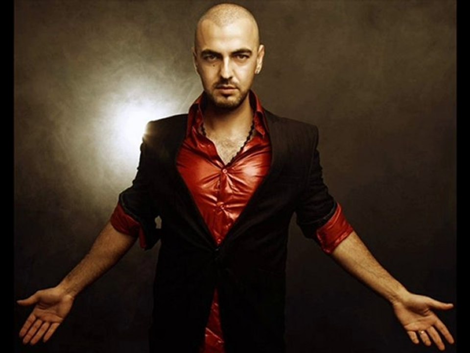 Soner Sarıkabadayı - Seveni Arıyorum ( 2011 )