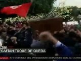 Pese al toque de queda, siguen protestas en Túnez