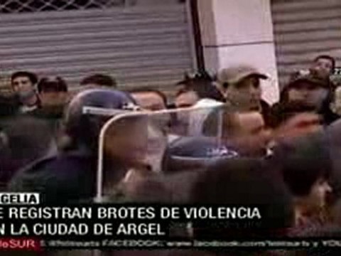 Brotes de violencia durante manifestación en Argel