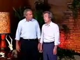 小泉元総理とブッシュ元大統領がエルビス・プレスリー記念館で踊る