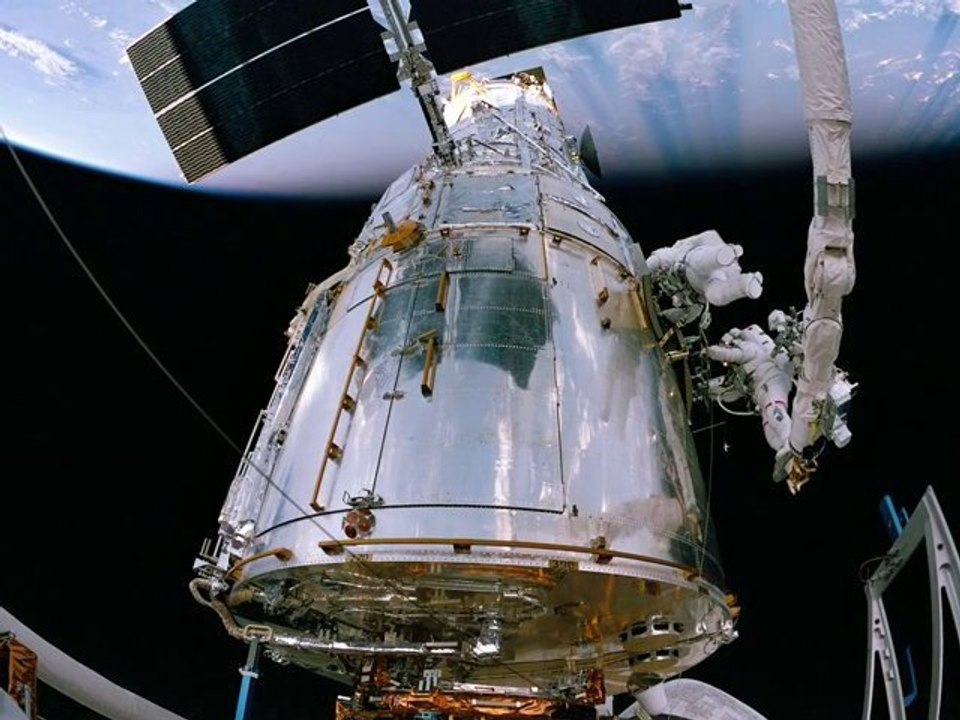 IMAX HUBBLE 3D Trailer