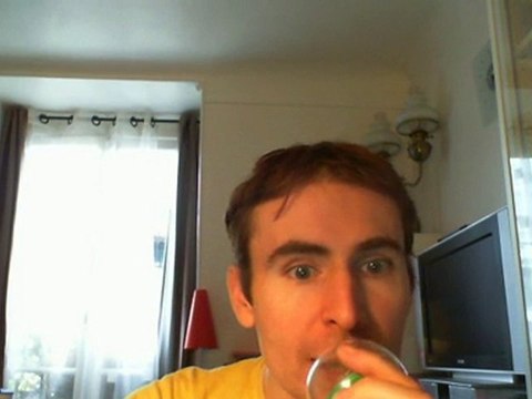 Wiwi égratigne le monde est à moi