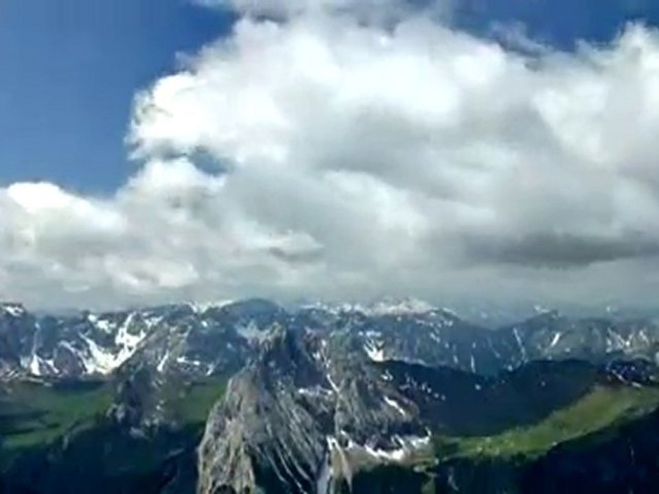 Kyrie by Mozart and the Dolomites [chapter DVD 2 14]