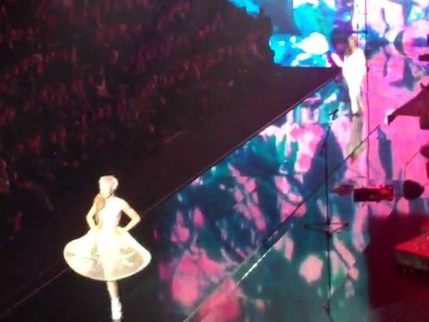 Défilé Lingerie Etam 2011 - Beth Ditto fait son show !