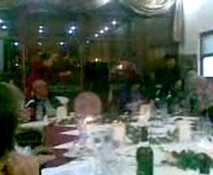 Nordmenn pa langtidsopphold i Alanya danser