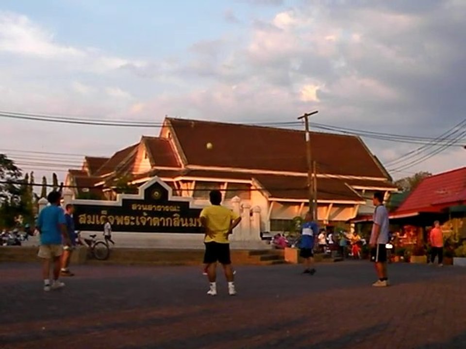 Le jeu du Da Gror a Chantaburi en Thailande.