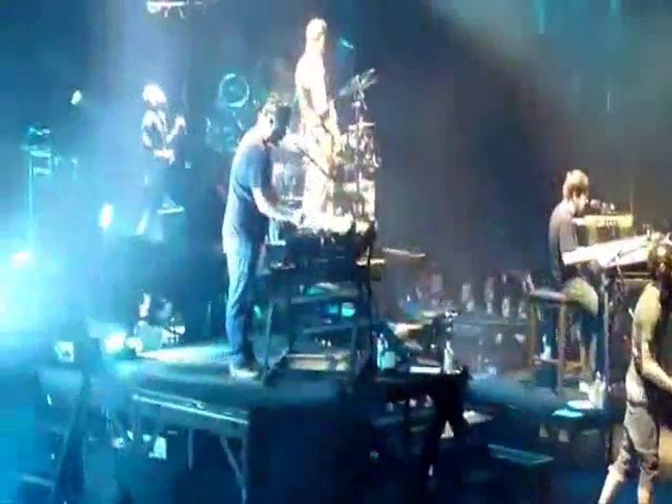 Linkin Park Bercy 2010  Numb