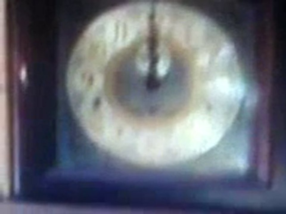 bir bouregba pendule trés ancien                     . (13)