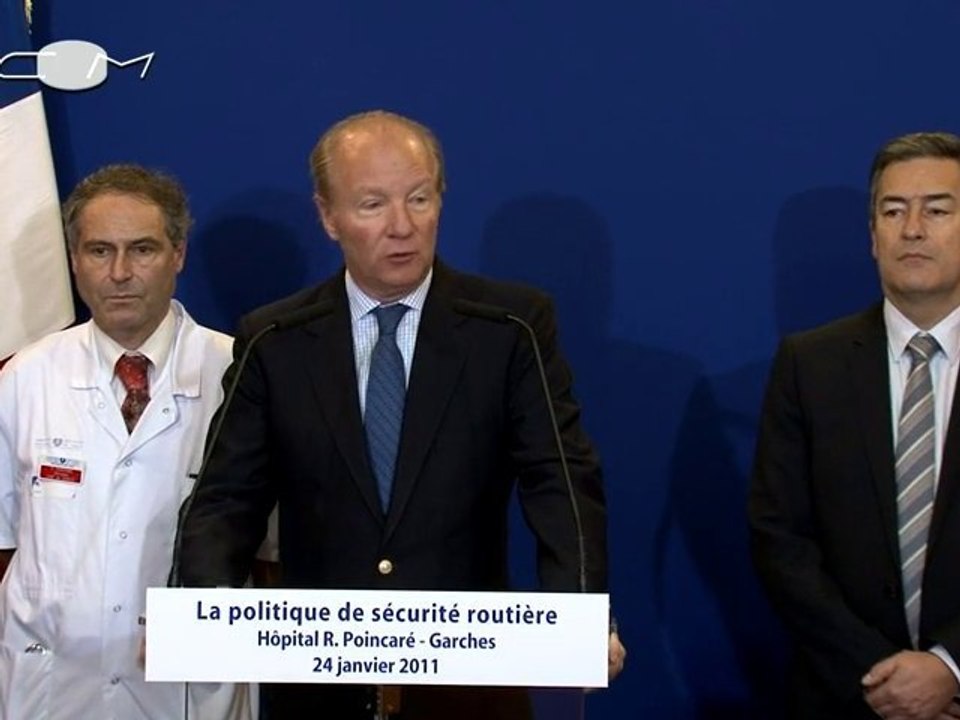 Déplacement de Brice Hortefeux à Garches