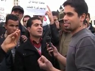 حوار مع متظاهرين أمام قصر الحكومة  1