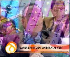 ZAFER ERGİN ŞARKI SÖYLÜYOR