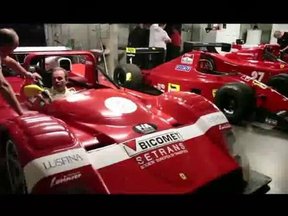 Ferrari la nuit sur le circuit du Vigeant