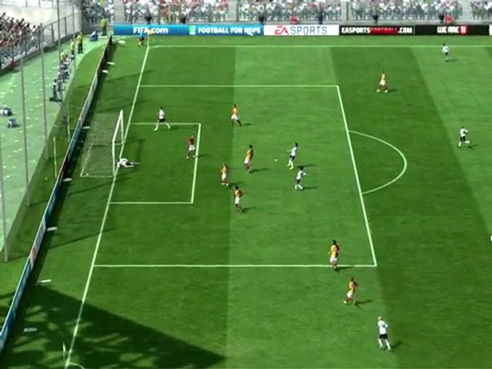 fifa 2011 yunus üzüm kaleci hatası gol
