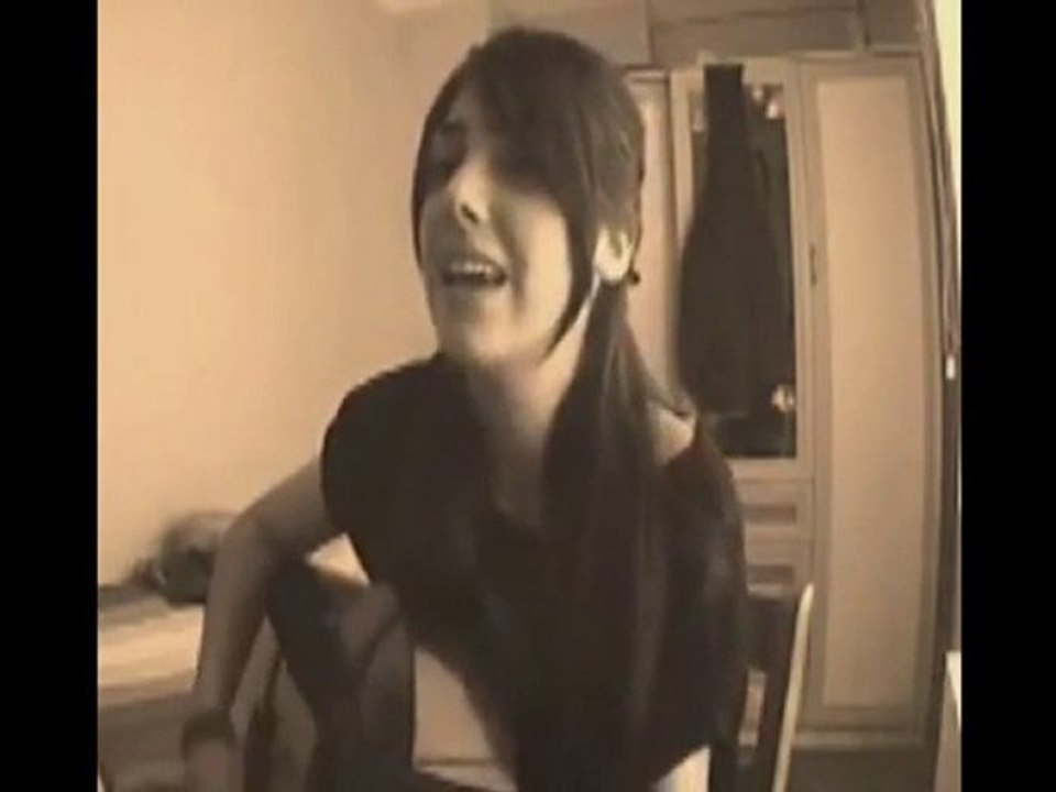 Büşra Kahraman Soğuk Duvarlar Almanca Türkçe