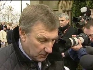 Bolton says farewell to legend Lofthouse