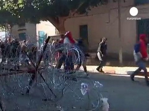 Tunisia: mandato d'arresto contro Ben Ali, ancora proteste