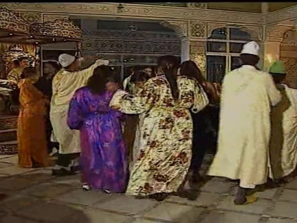 orchestre algerien(laaroussa are lahe)a paris tel 0634790888