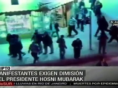 Manifestantes exigen dimisión del presidente Hosni Mubarak