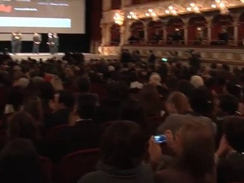 Bif&st 2011 Nichi Vendola premia Checco Zalone