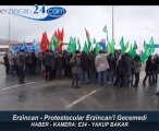 Protestocu öğrenciler erzincan'da yol kesip halay çektiler