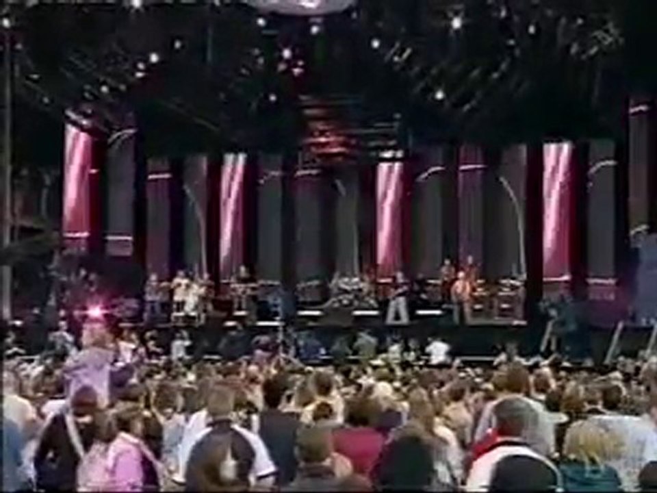 Anastacia @ Left Outside Alone Live