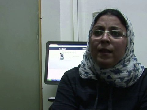 En Egypte, un groupe de contestataires passent de Facebook à la rue