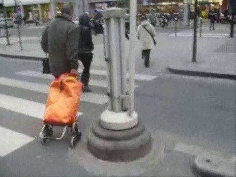 La poetesse Nathy Ebriet Debout Afrique