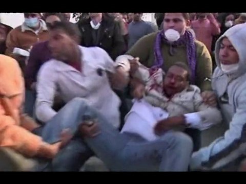 De nombreux manifestants blessés dans des affrontements au Caire