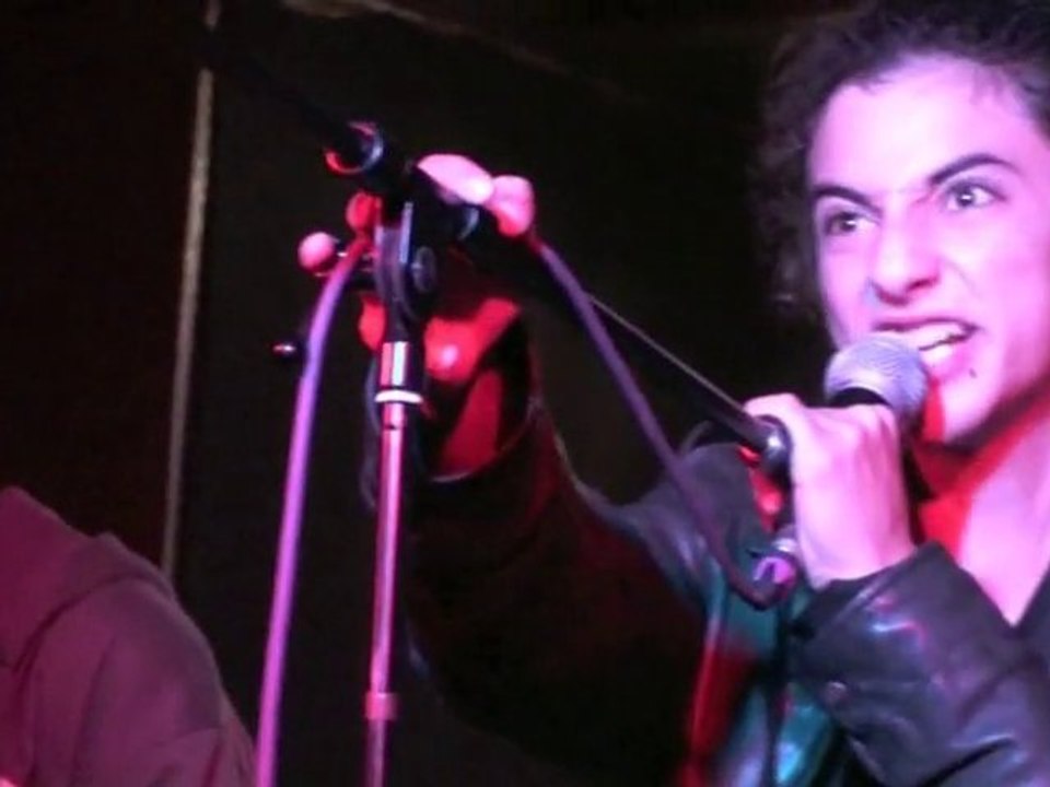 Bronshits O'reste live@le lounge 20/12/10